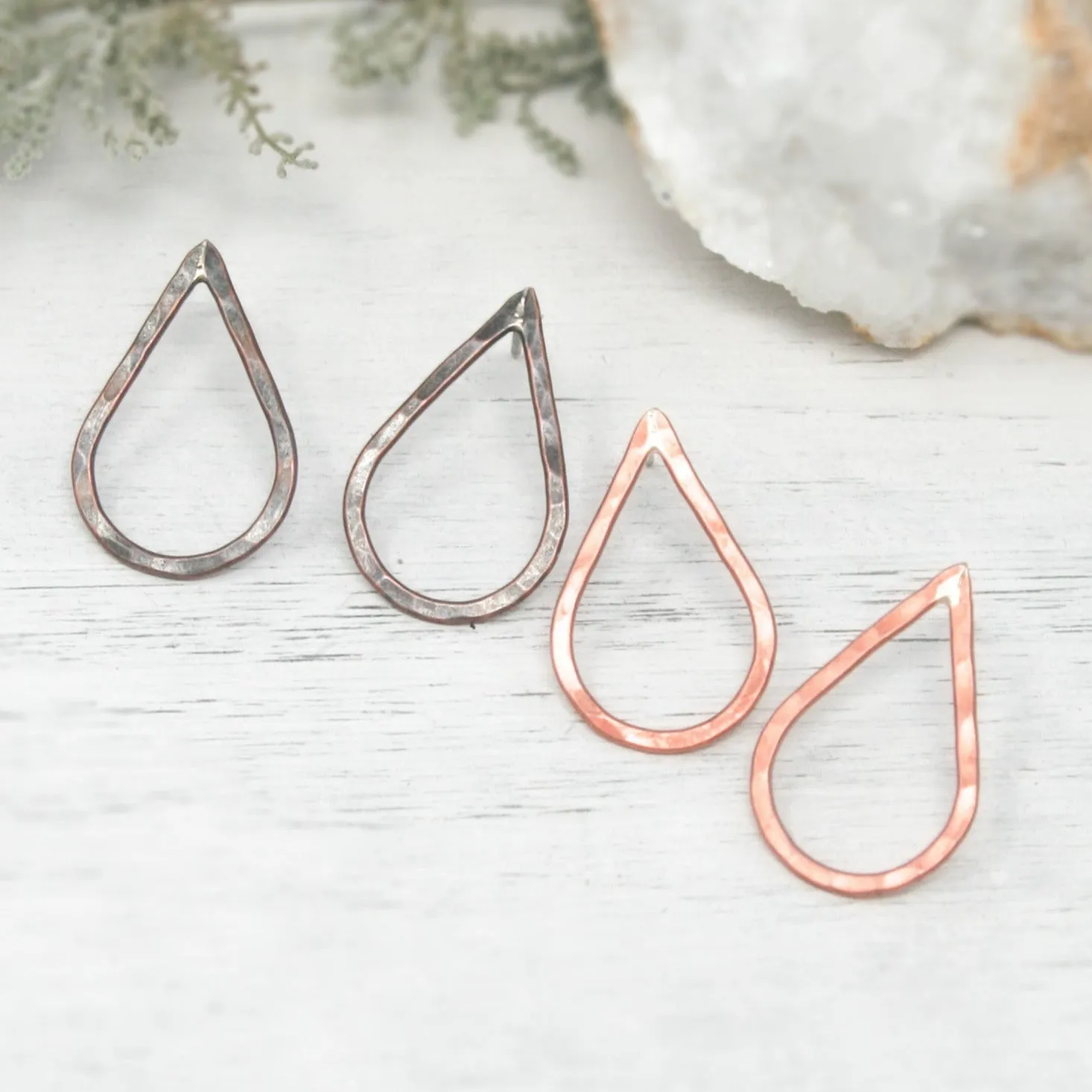 Basic teardrop stud earrings- Small [ready to ship]