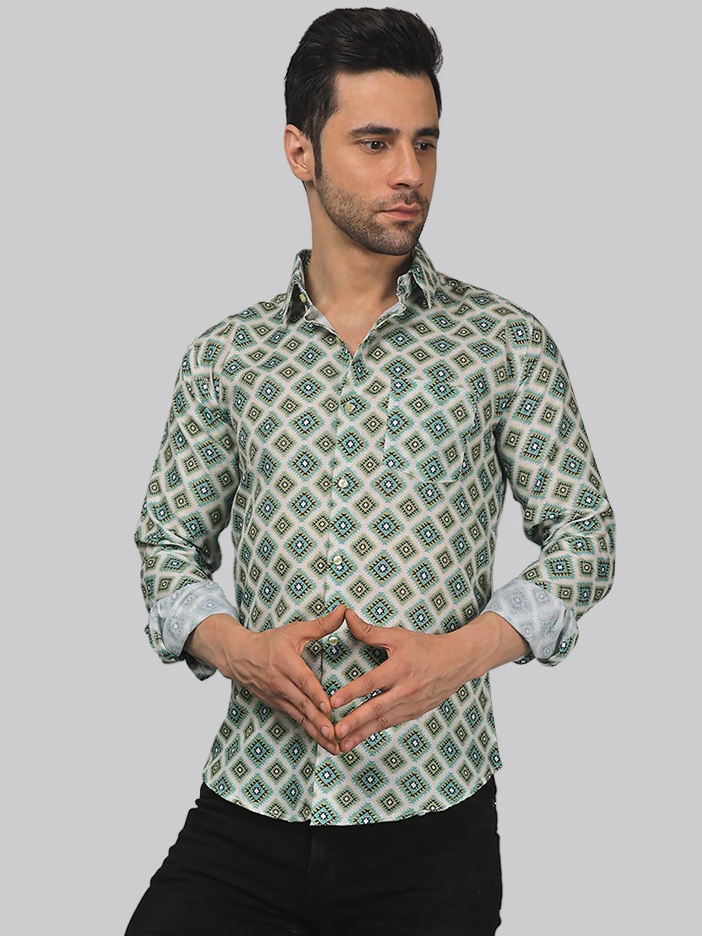 Delicate Men's Printed Full Sleeve  Cotton Button-Up Shirt For Men