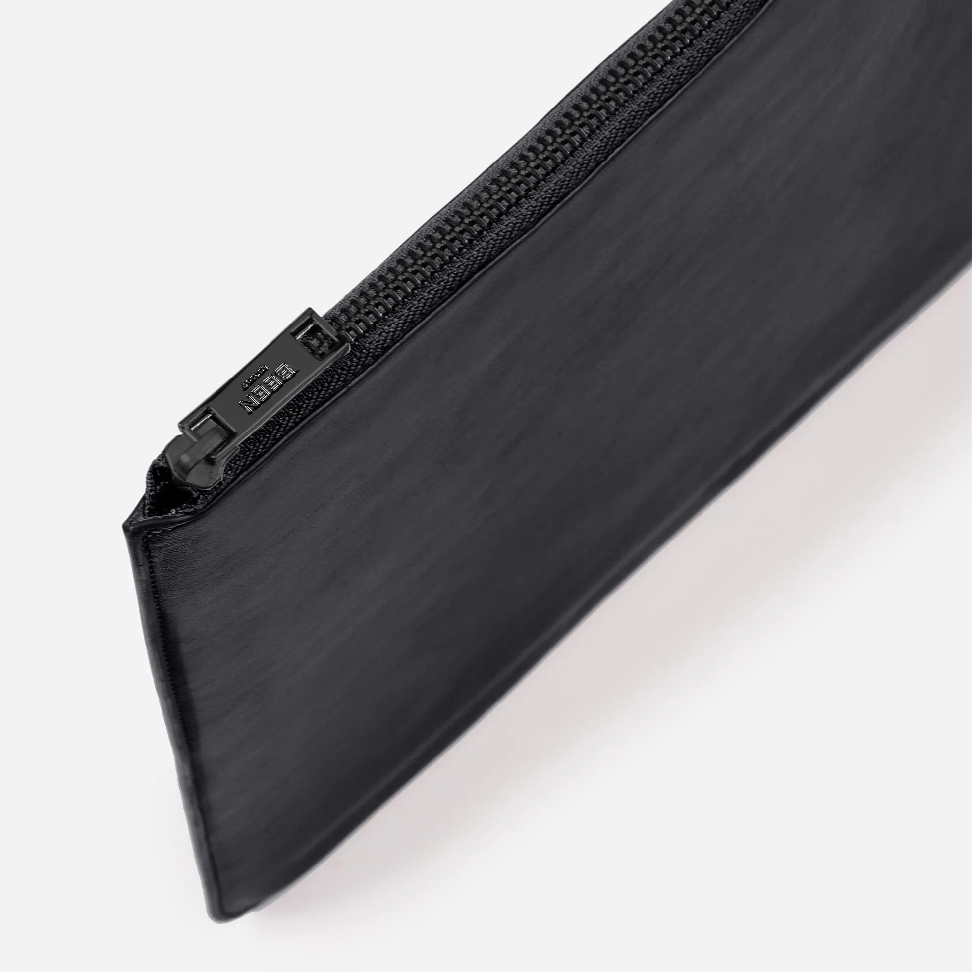 Martello Apple Leather Vegan Laptop Case | Black