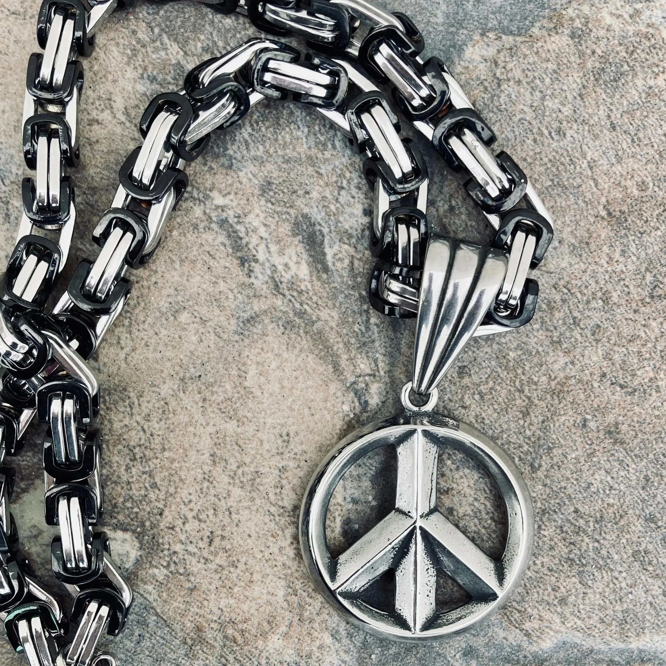 Peace Sign Pendant - Necklace (781)