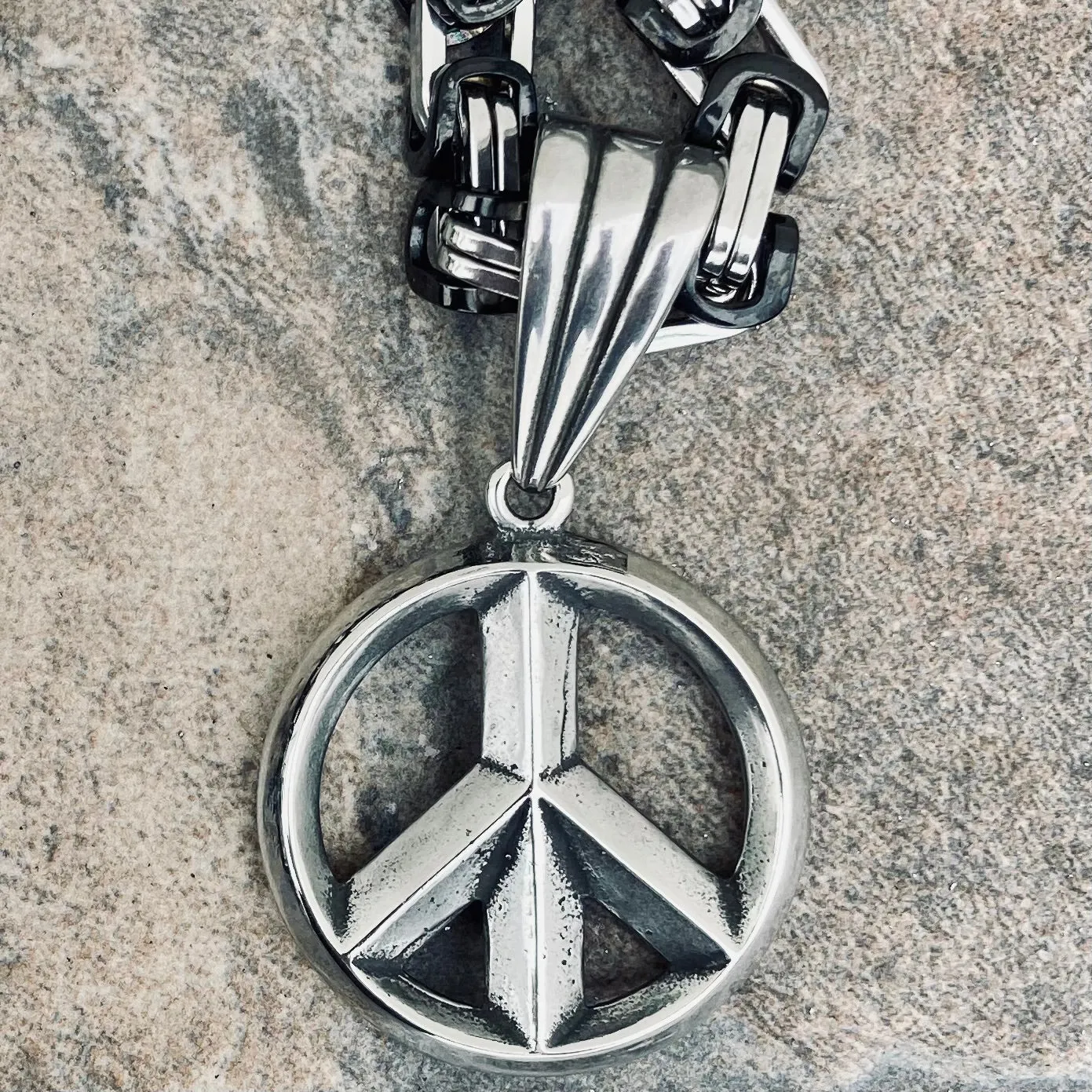 Peace Sign Pendant - Necklace (781)