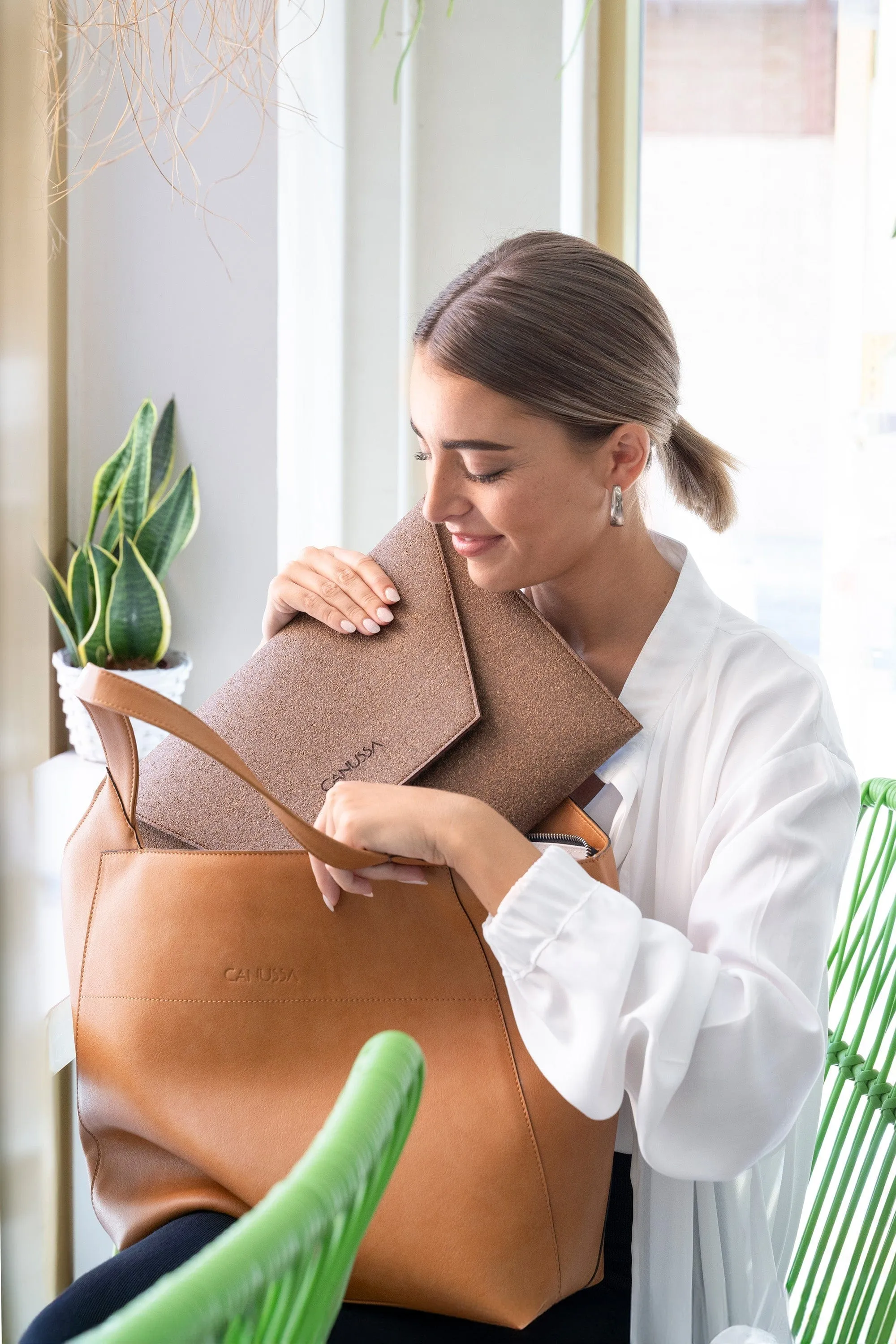 Protect Palm Leather Laptop Sleeve | Brown