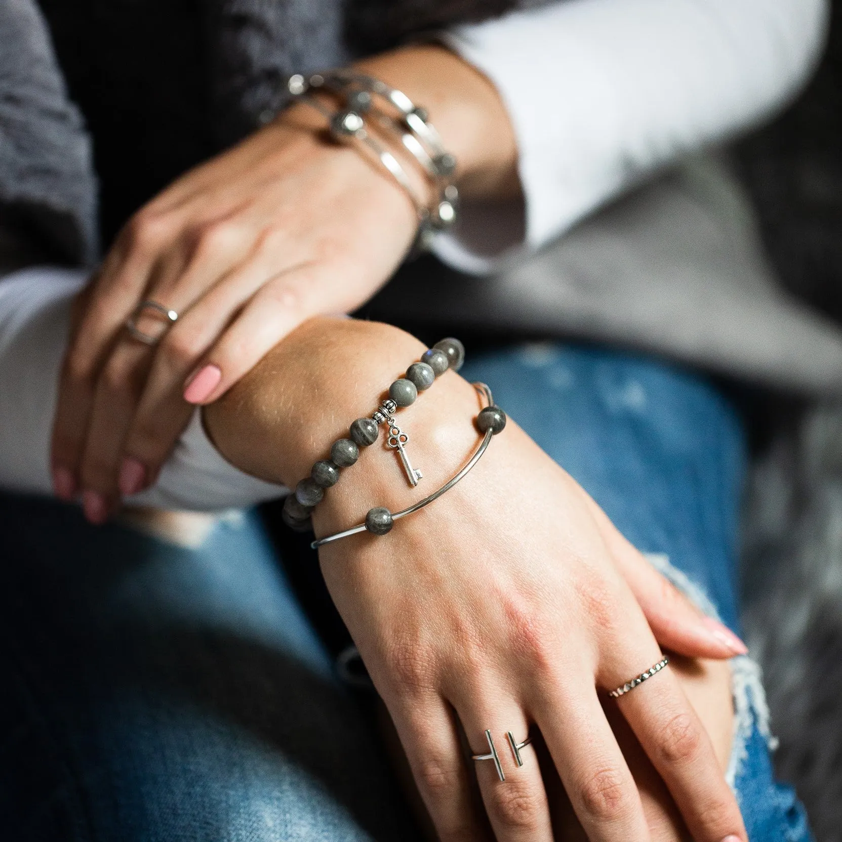 Sand Dollar | Stone Beaded Charm Bracelet | Sodalite