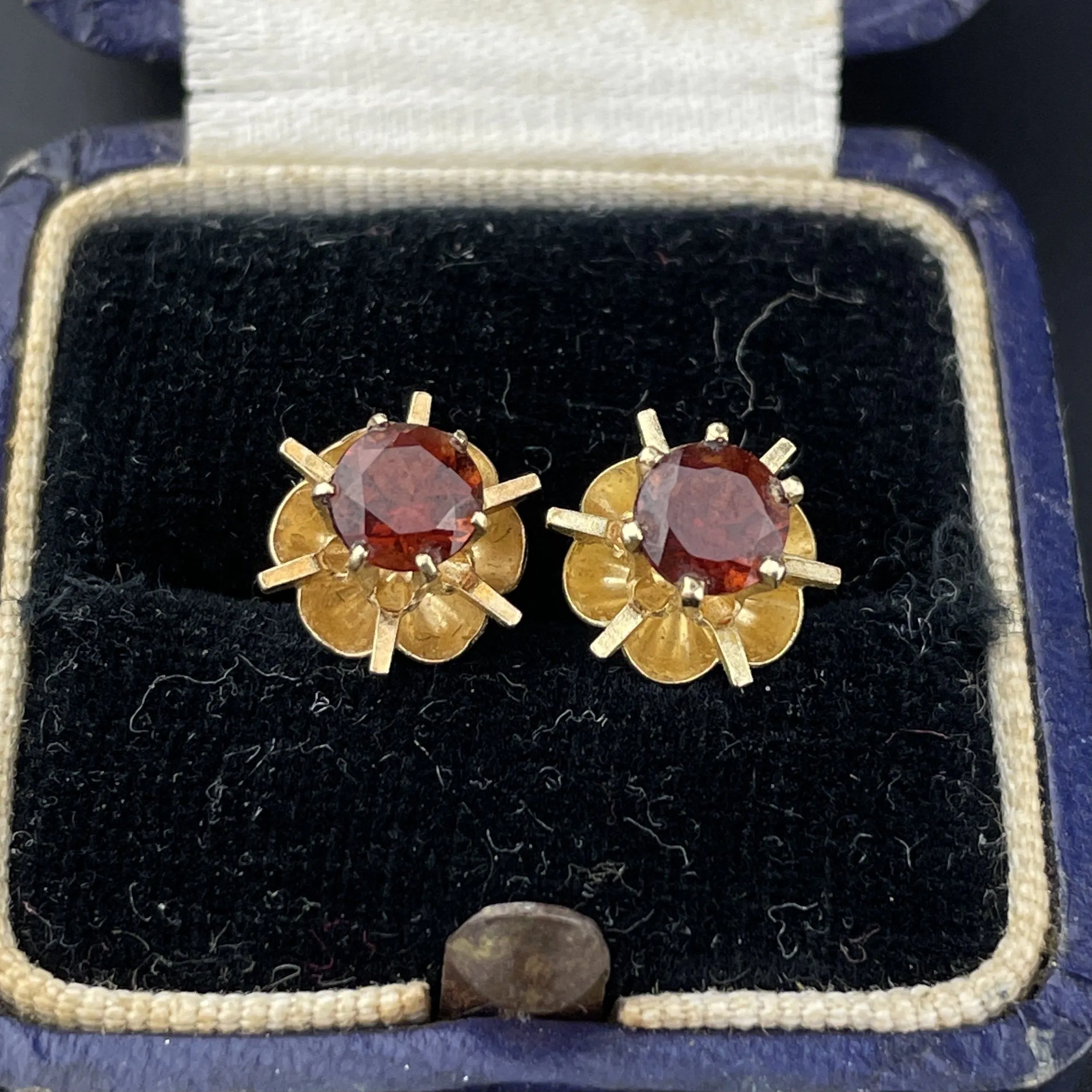 Vintage 14K Gold Garnet Buttercup Earrings