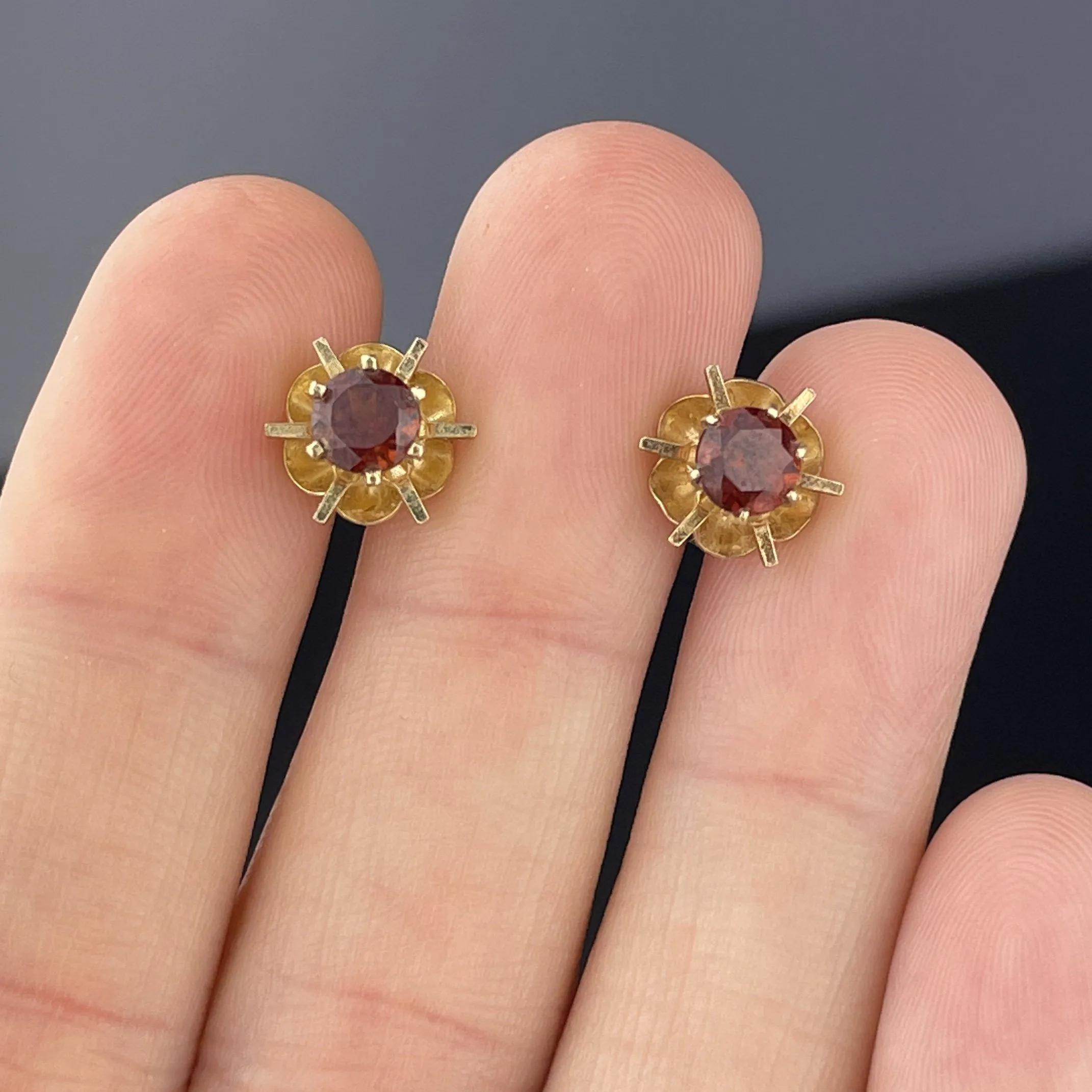 Vintage 14K Gold Garnet Buttercup Earrings